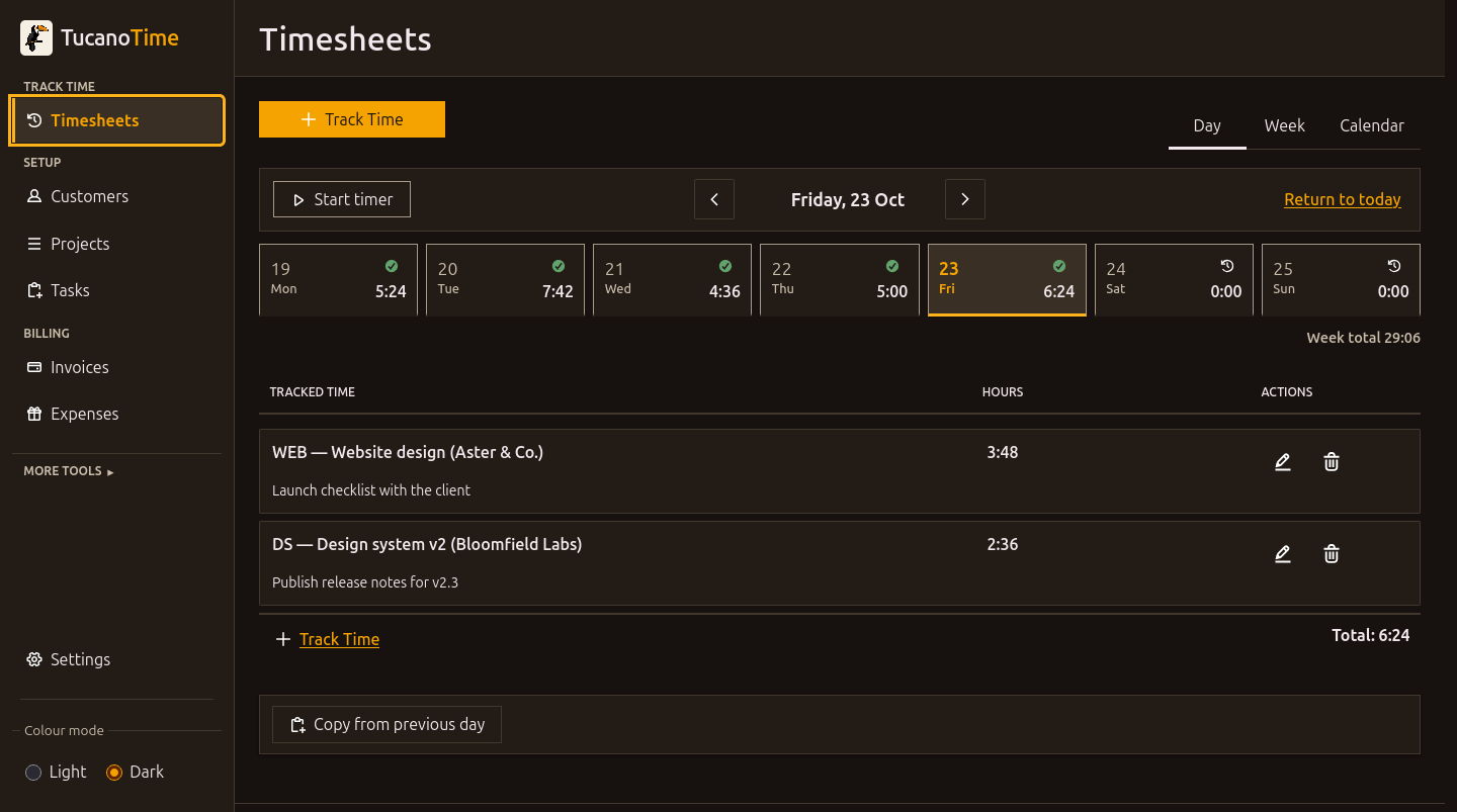 The same day timesheet in Tucano Time's dark theme